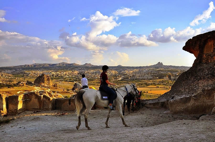 2 Hours Horseback Riding Experience in Cappadocia