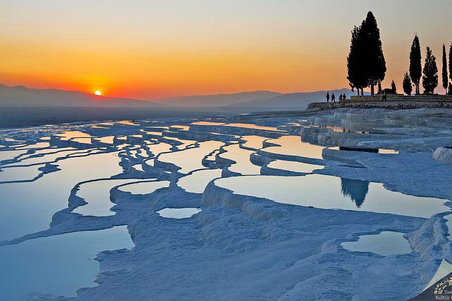 Pamukkale and Hierapolis Full Day Tour with Lunch