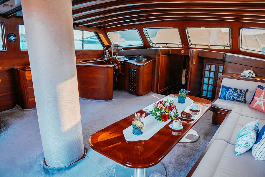 Wicked Felina 5 Cabins Private Yacht Charter